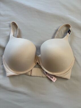 NWT Victoria’s Secret Push Up Bra - 32DDD